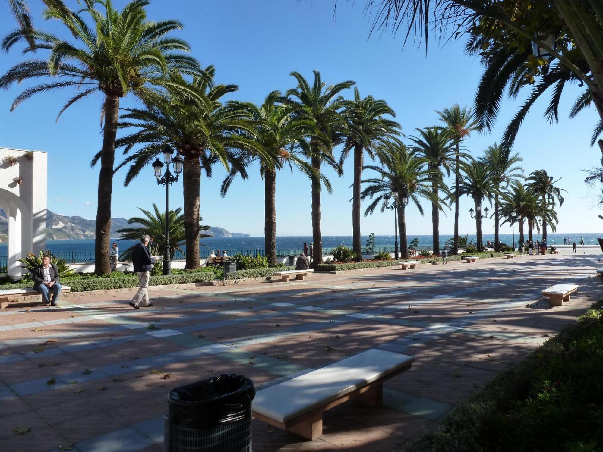 Albaida 2 5J Apartman Nerja Kültér fotó